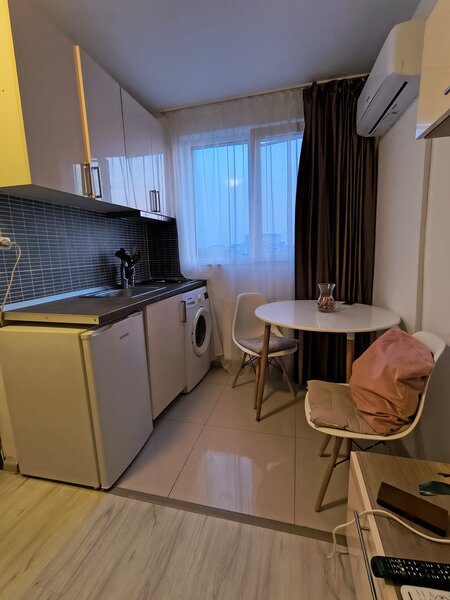 Sector 4, 7 min pe jos Metrou Dimitrie Leonida